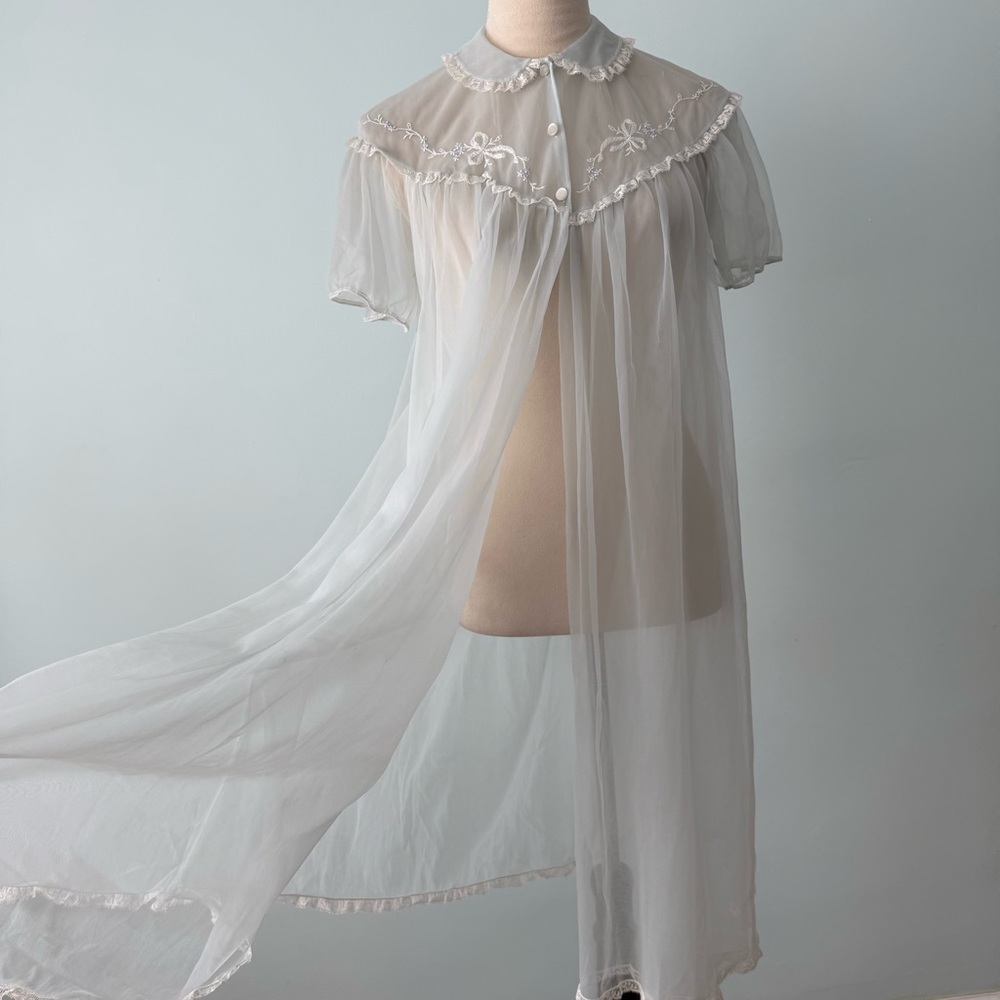 🤍 Rogers Vintage Sheer Peignoir Nightgown Light Blue Embroidered Front & Back 🤍 - Picture 4 of 14